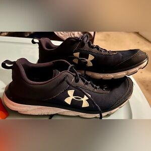 Men’s Under Armor sneakers
